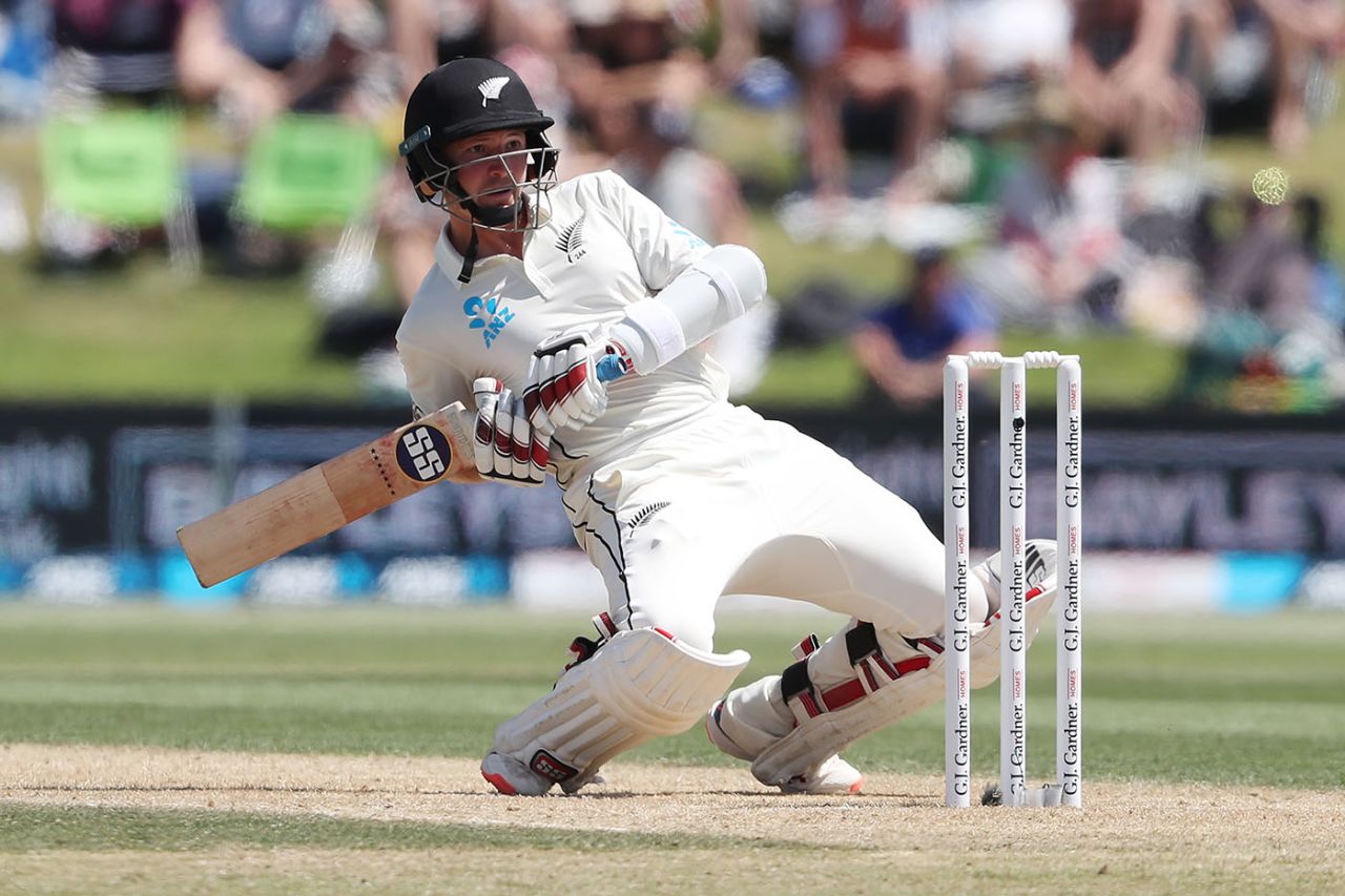 BJ Watling takes evasive action, New Zealand v England, 1st Test, Mount Maunganui, 3rd day, November 23, 2019