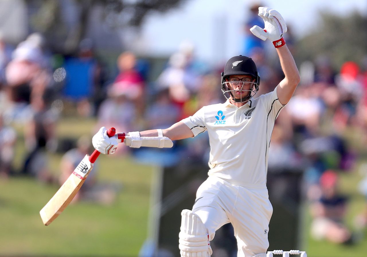 Mitchell Santner survived some tricky moments, New Zealand v England, 1st Test, Mount Maunganui, 3rd day, November 23, 2019