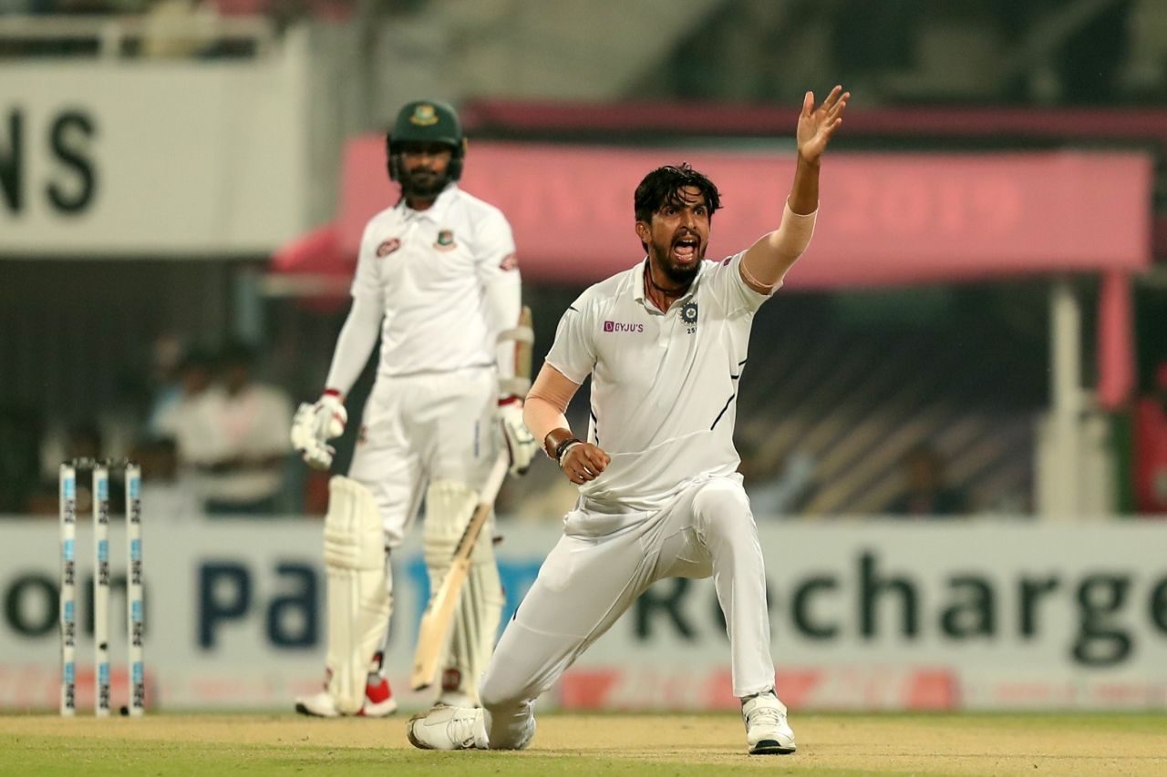 Ishant Sharma belts out an appeal against Mohammad Mithun, India v Bangladesh, 2nd Test, Kolkata, 2nd day, November 23, 2019
