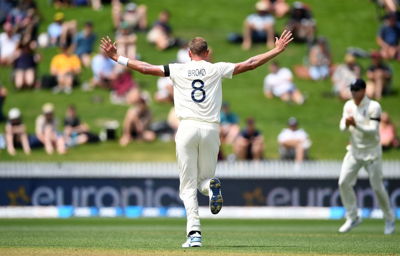 Stuart Broad celebrates dismissing Jeet Raval, New Zealand v England, 2nd Test, Hamilton, November 29, 2019