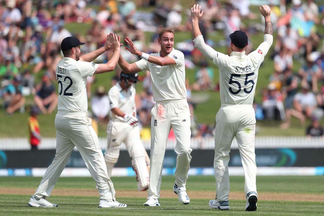 Stuart Broad celebrates the wicket of BJ Watling, New Zealand v England, 2nd Test, Hamilton, November 30, 2019