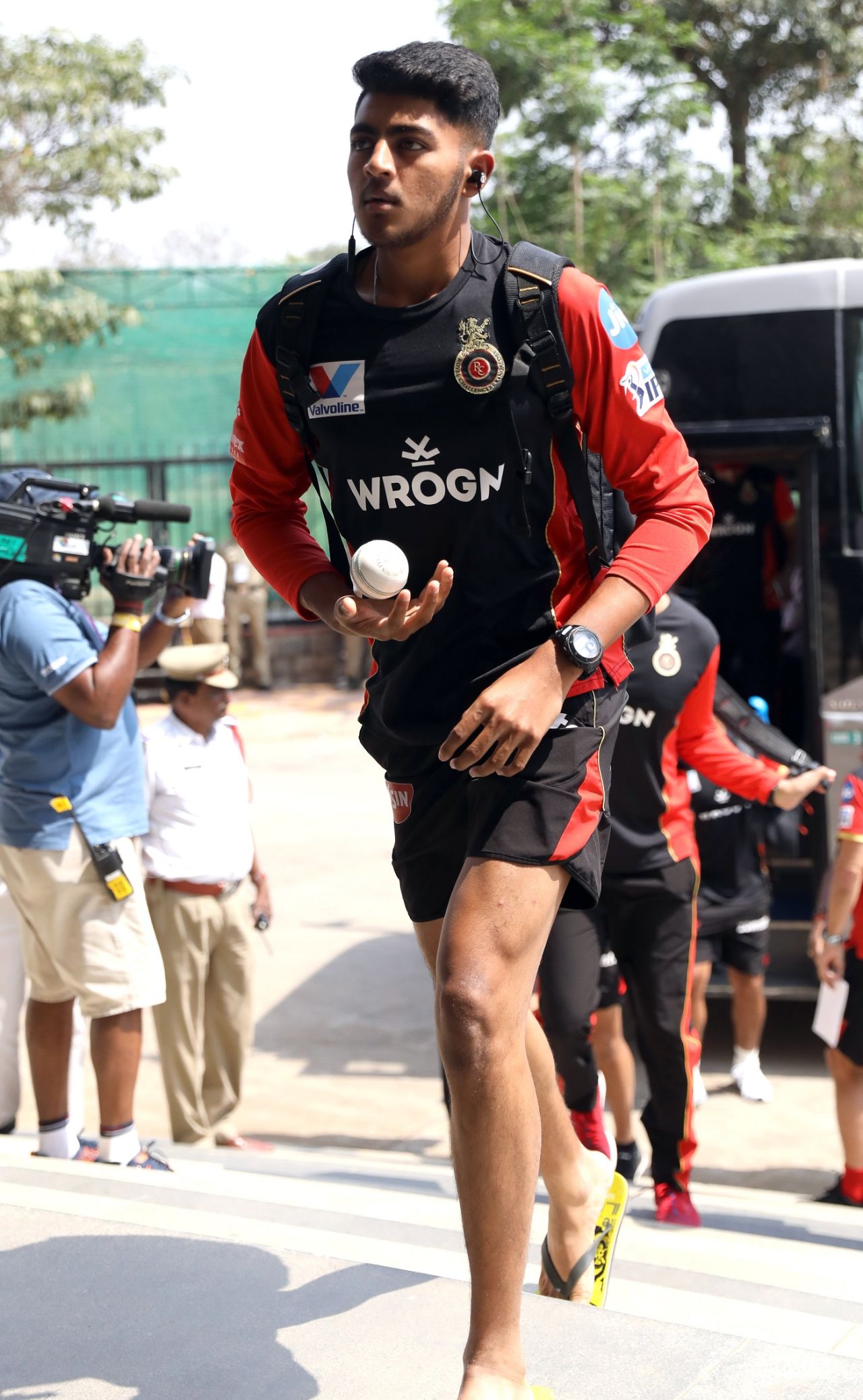 Prayas Ray Barman arrives for the match against Sunrisers Hyderabad, Sunrisers Hyderabad v Royal Challengers Bangalore, IPL 2019, Hyderabad, March 31, 2019