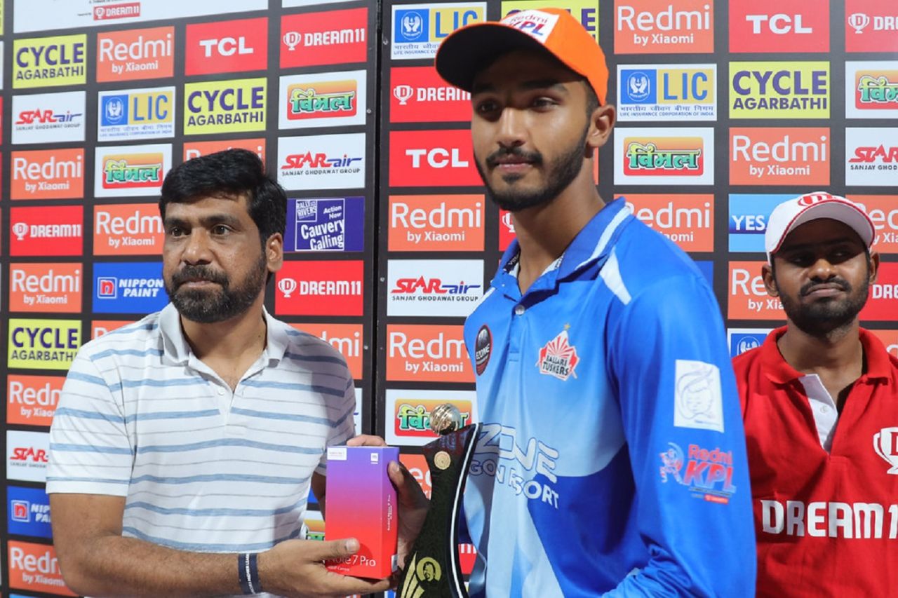 Devdutt Padikkal collects his Man-of-the-Match award, Bellary Tuskers v Hubli Tigers, KPL 2019, Bengaluru, August 19, 2019