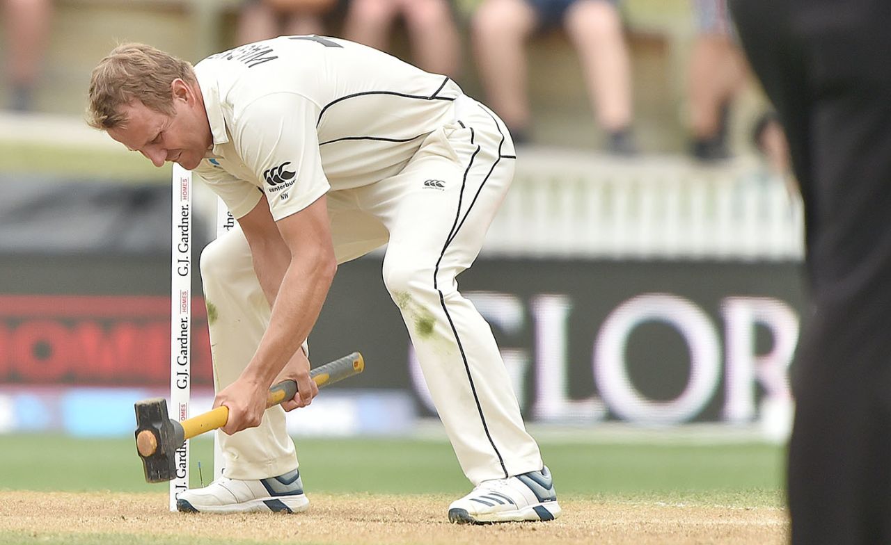Neil Wagner hammers in foot marks on the pitch, New Zealand v England, 2nd Test, Hamilton, December 1, 2019