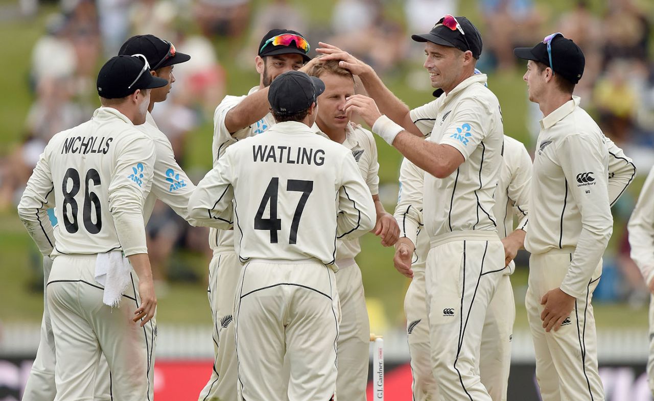 New Zealand celebrate the wicket of Zak Crawley, New Zealand v England, 2nd Test, Hamilton, December 1, 2019