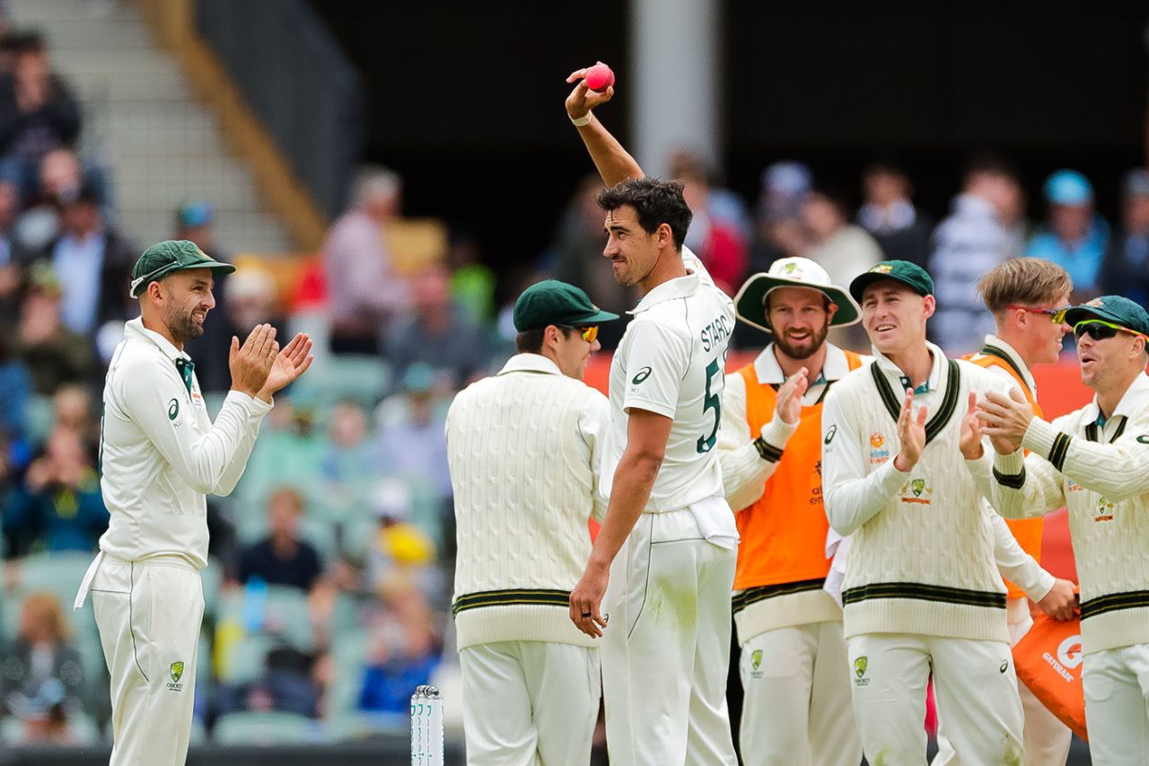Mitchell Starc acknowledges his five-wicket haul, Australia v Pakistan, 2nd Test, Adelaide, December 1, 2019