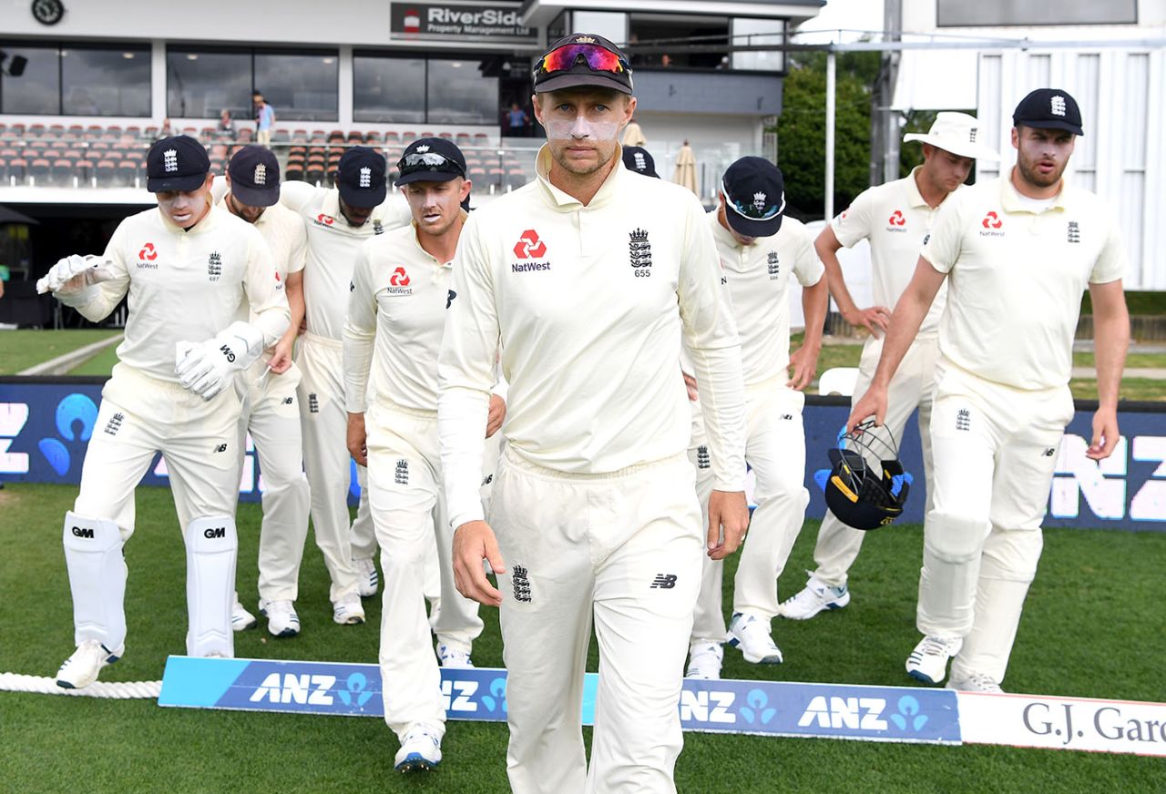 Joe Root leads out his team ahead of day 5, New Zealand v England, 2nd Test, Hamilton, December 03, 2019