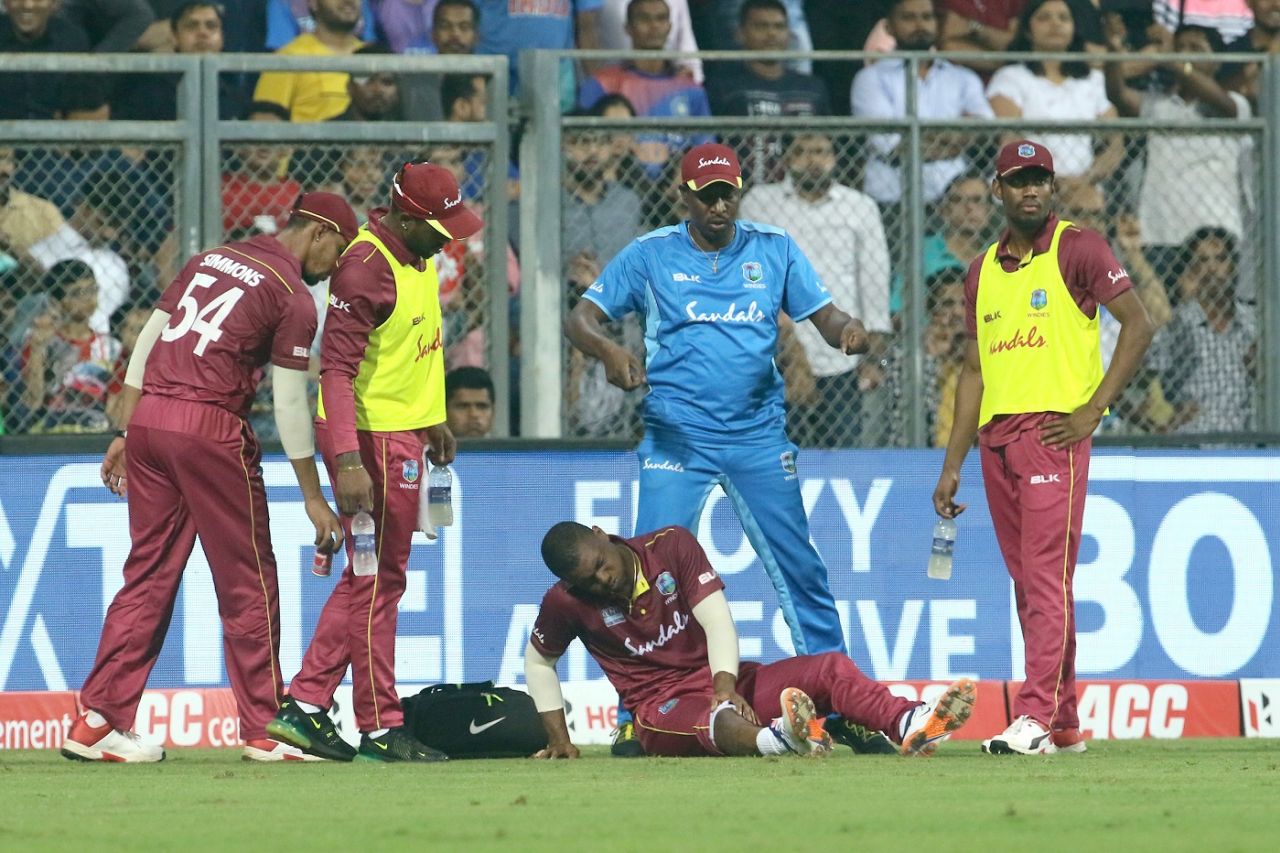 Evin Lewis suffers an injury in the deep, India v West Indies, 3rd T20I, Mumbai, December 11, 2019