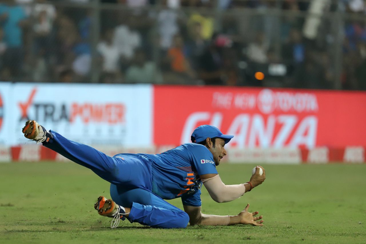 Shivam Dube pulls off a diving catch at third man to send back Nicholas Pooran, India v West Indies, 3rd T20I, Mumbai, December 11, 2019