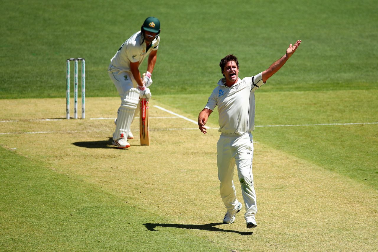 Colin de Grandhomme appeals successfully for the lbw of Joe Burns, Australia v New Zealand, 1st Test, Day 1, Perth, December 12, 2019