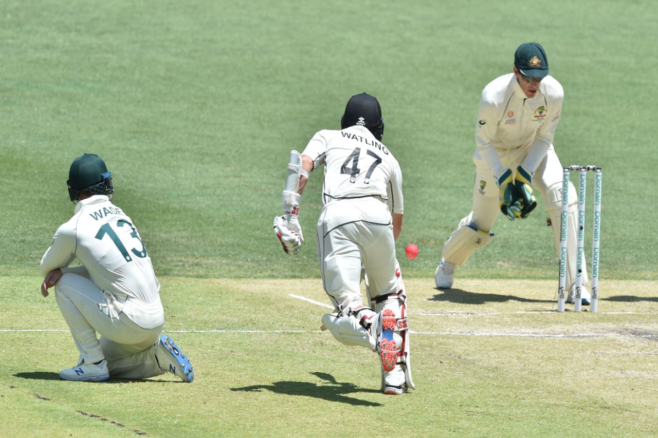 Tim Paine misses a chance to run out BJ Watling, Australia v New Zealand, 1st Test, Perth, 3rd day, December 14, 2019