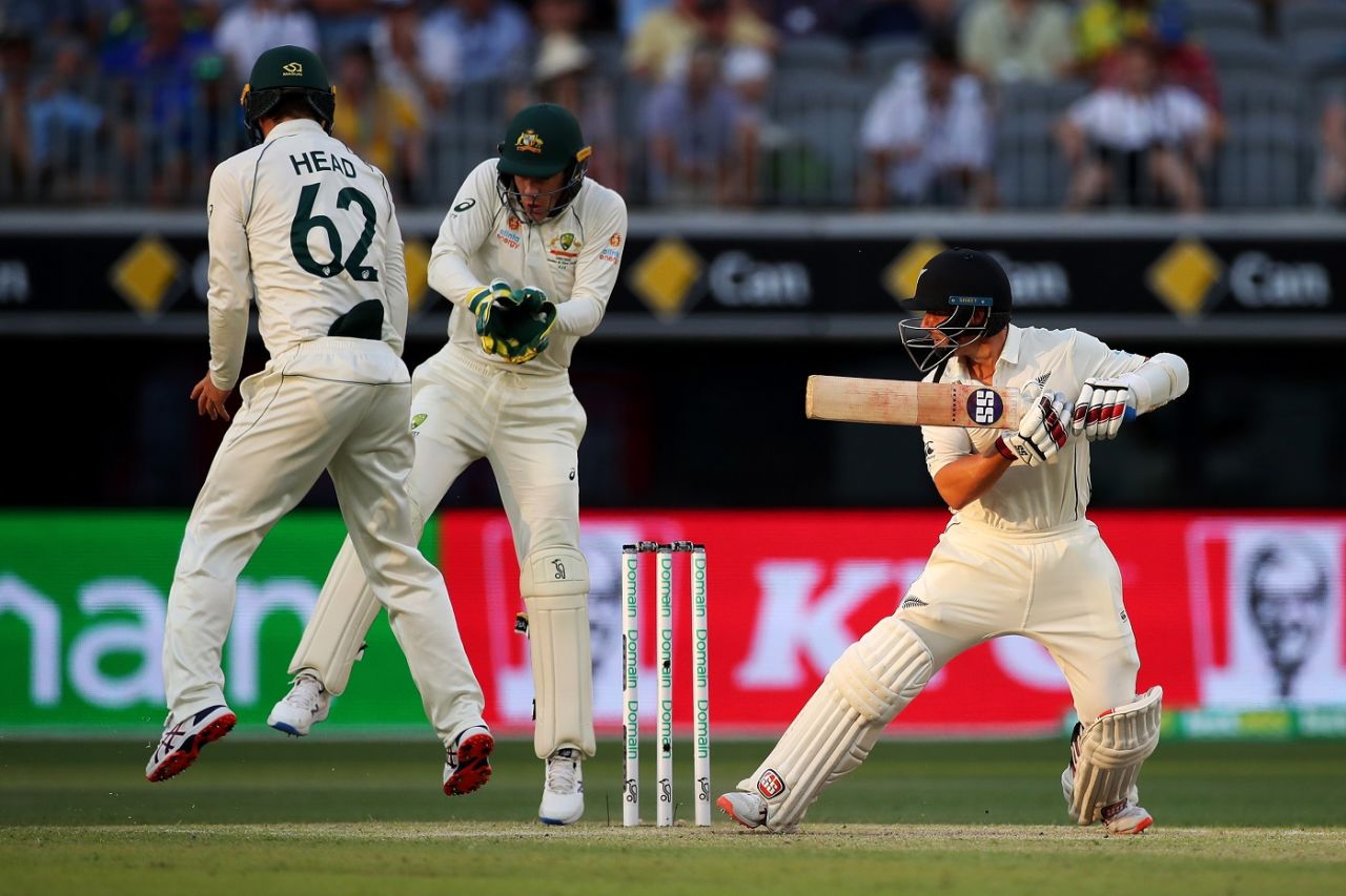 BJ Watling unfurls a cut shot, Australia v New Zealand, 1st Test, Perth, 4th day, December 15, 2019
