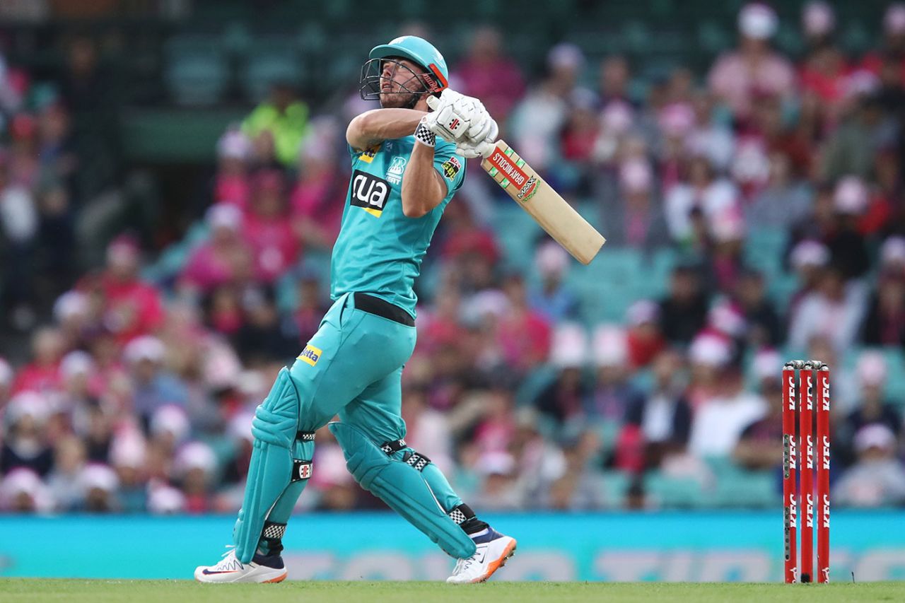 Chris Lynn launches one of his 11 sixes, Sydney Sixers v Brisbane Heat, Big Bash, SCG, December 22, 2019