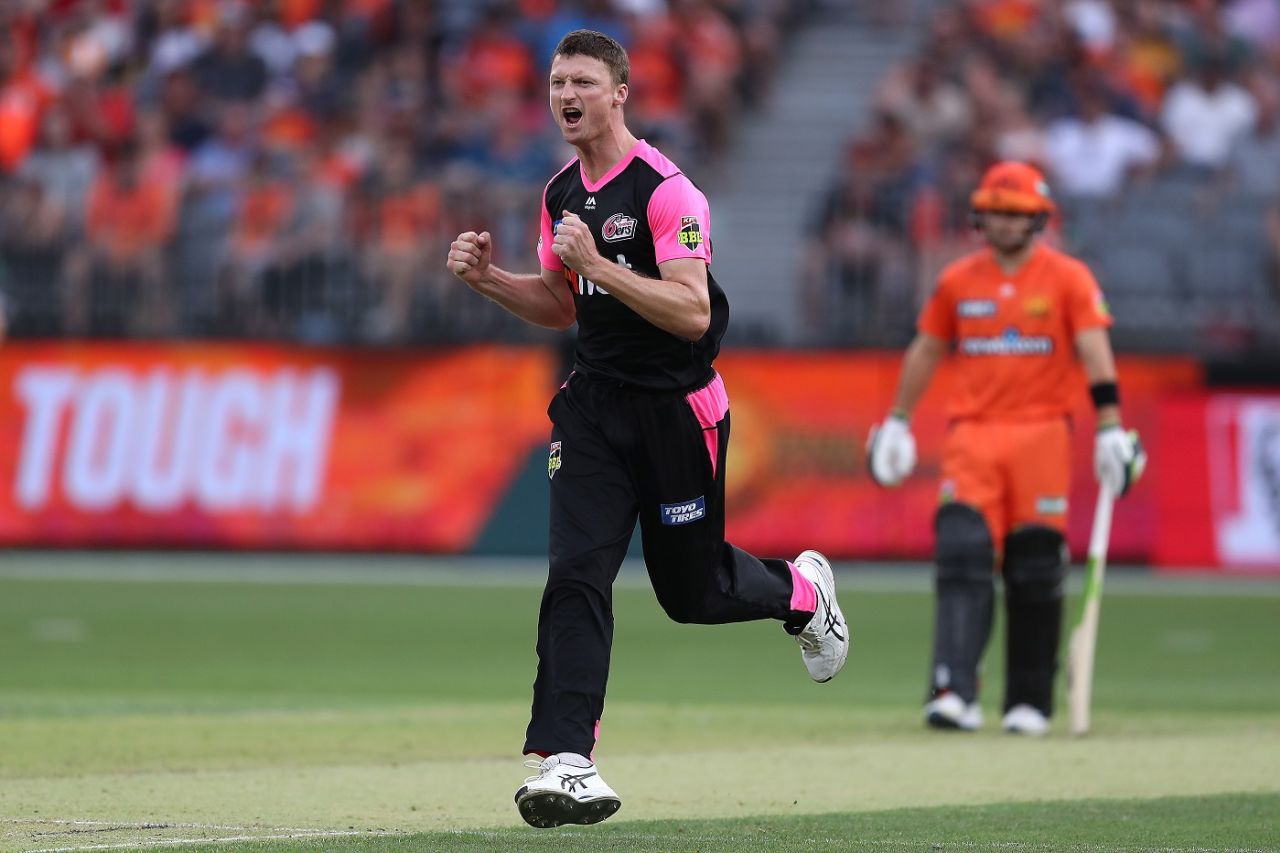 Jackson Bird is  a force with the new ball, Perth Scorchers v Sydney Sixers, Big Bash League, Perth, January 26, 2019