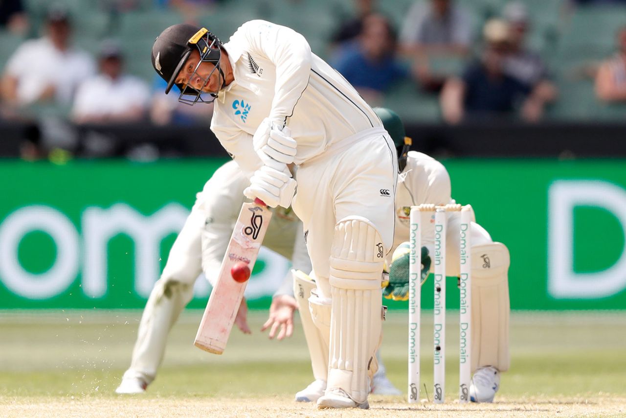 Tom Blundell comes down the pitch, Australia v New Zealand, 2nd Test, Melbourne, 4th day, December 29, 2019