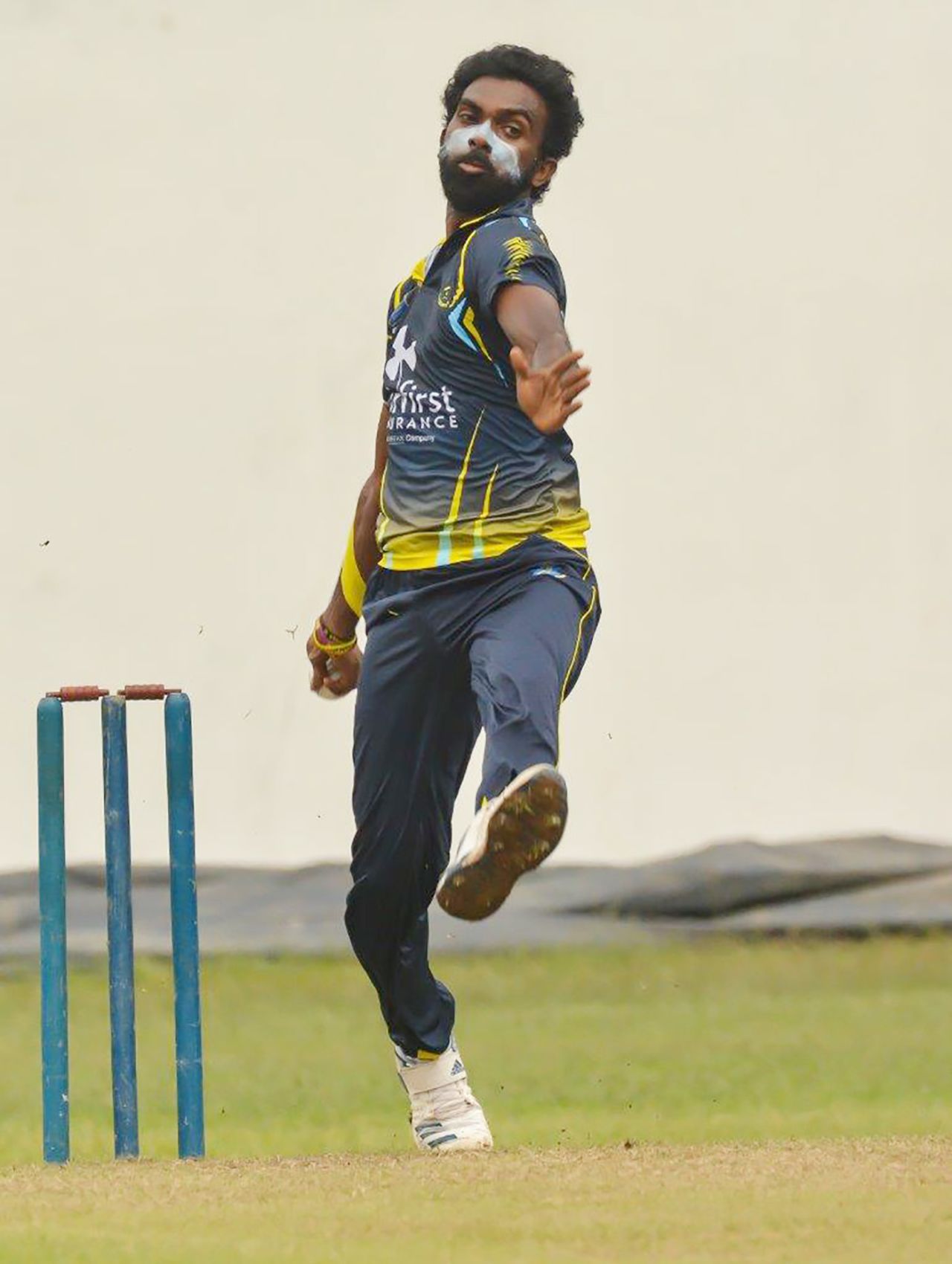Nisala Tharaka hits his delivery stride, Saracens Sports Club v Colts Cricket Club, SLC Invitation Limited Over Tournament, Colombo, December 19, 2019