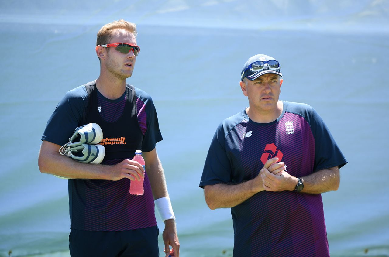 Stuart Broad chats to Chris Silverwood at England's training session, England training, Newlands, January 1, 2020