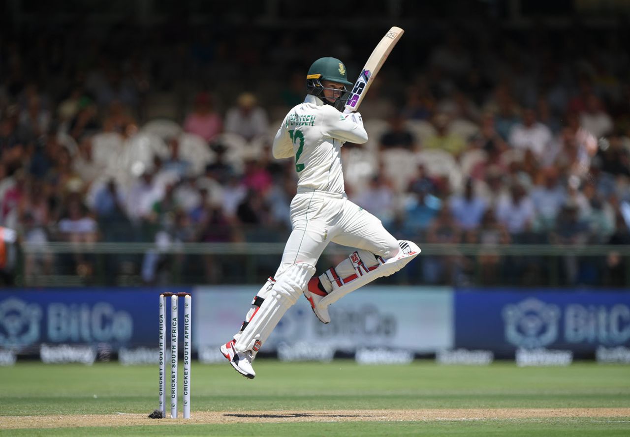 Rassie rising: Rassie van der Dussen leaps to cut, South Africa v England, 2nd Test, Cape Town, 2nd day, January 4, 2020