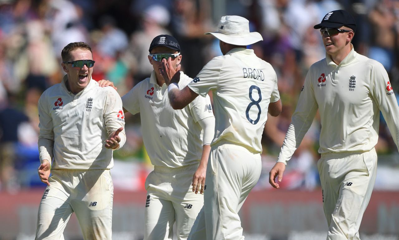 Dom Bess celebrates with team-mates after dismissing Dean Elgar, South Africa v England, 2nd Test, Cape Town, 2nd day, January 4, 2020