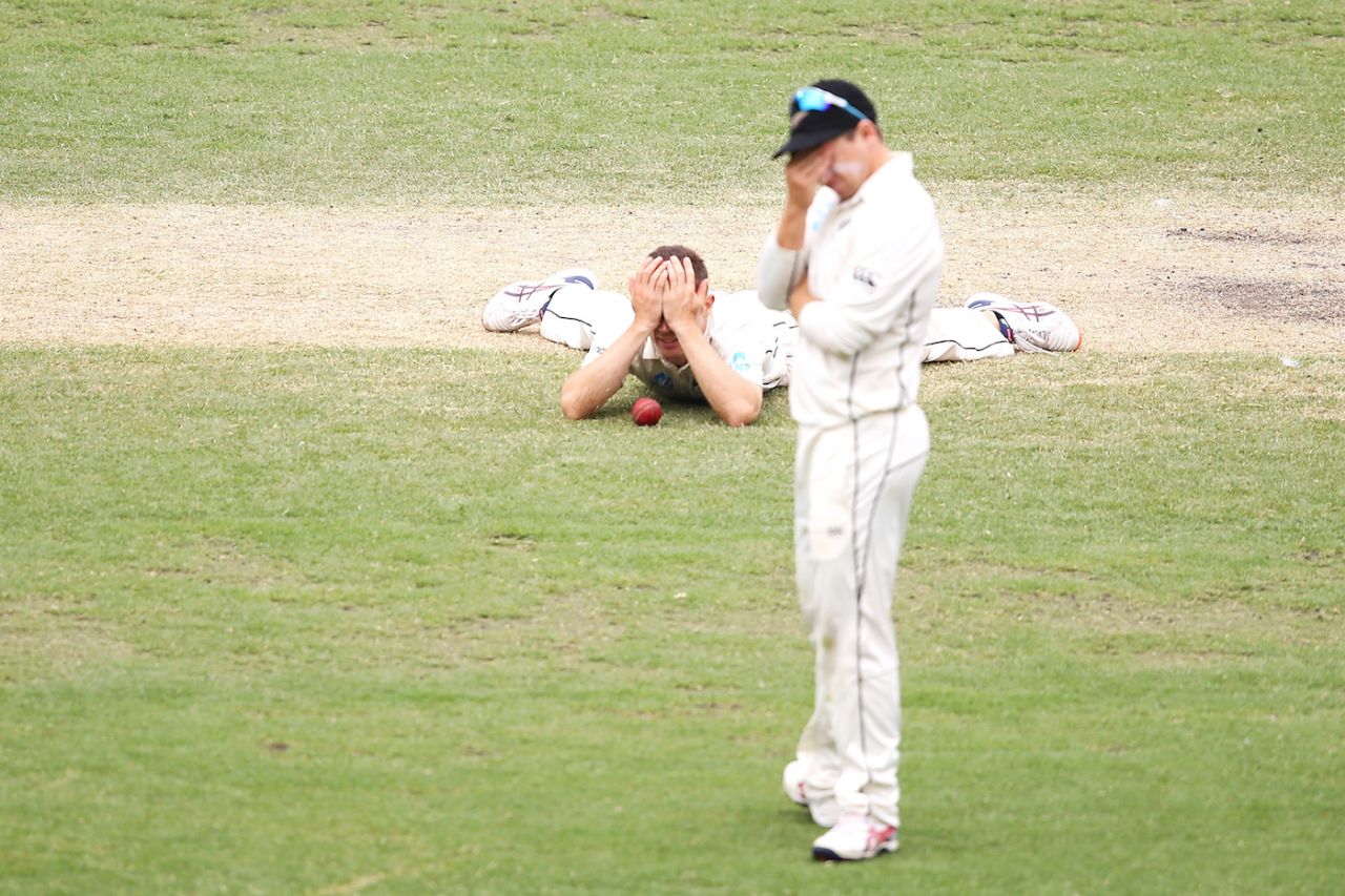 Despair after Todd Astle drops a return catch, Australia v New Zealand, 3rd Test, Sydney, 4th day, January 6, 2020
