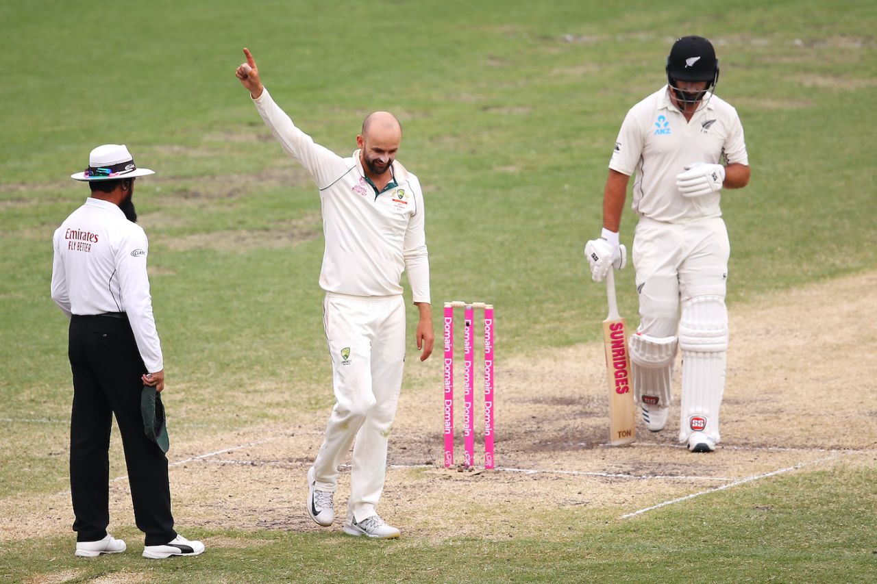 Nathan Lyon celebrates the wicket of Colin de Grandhomme, Australia v New Zealand, 3rd Test, Sydney, 4th day, January 6, 2020
