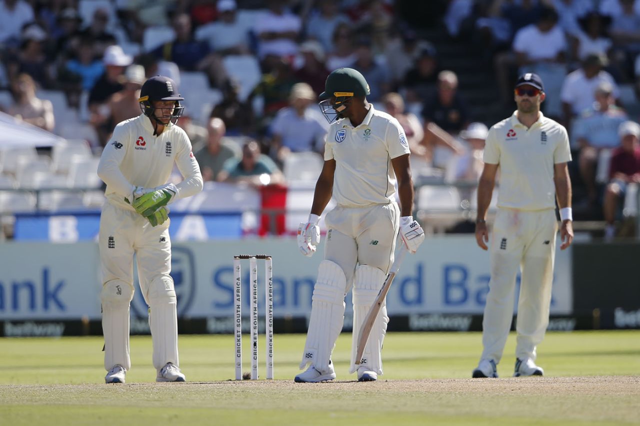 Vernon Philander stares at Jos Buttler, South Africa v England, 2nd Test, Cape Town, 5th day, January 7, 2020