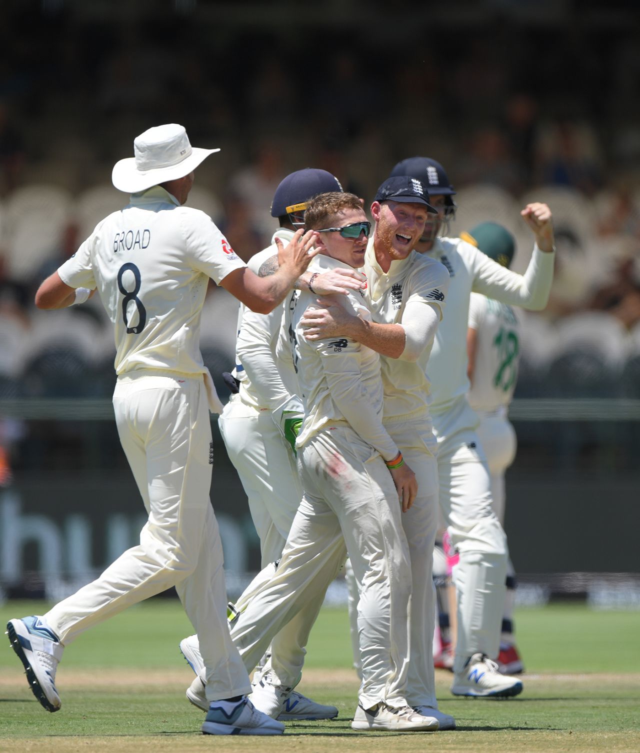 Dom Bess celebrates the wicket of Faf du Plessis, South Africa v England, 2nd Test, Cape Town, 5th day, January 7, 2020