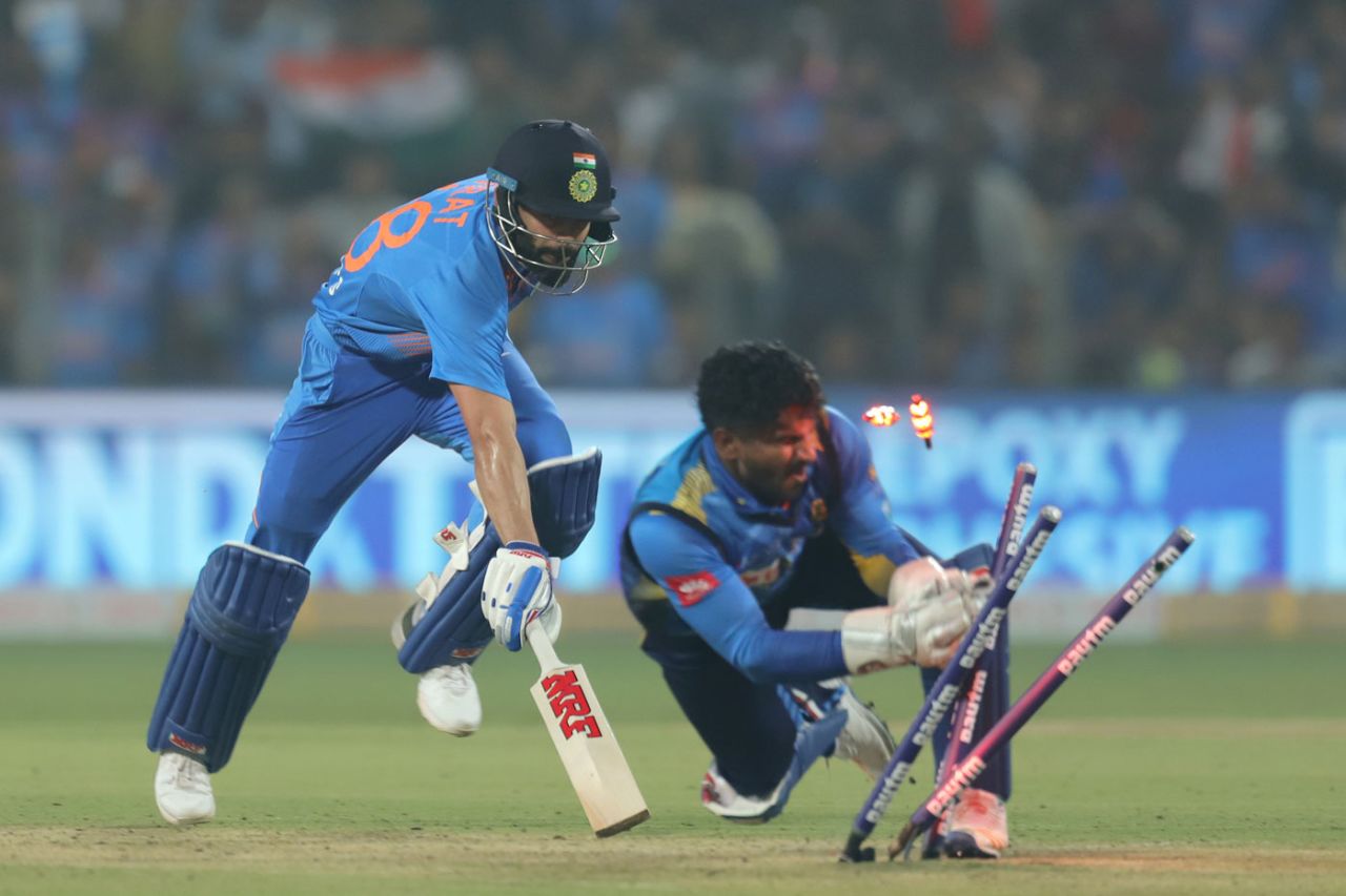Virat Kohli is caught short of his crease, India v Sri Lanka, 3rd T20I, Pune