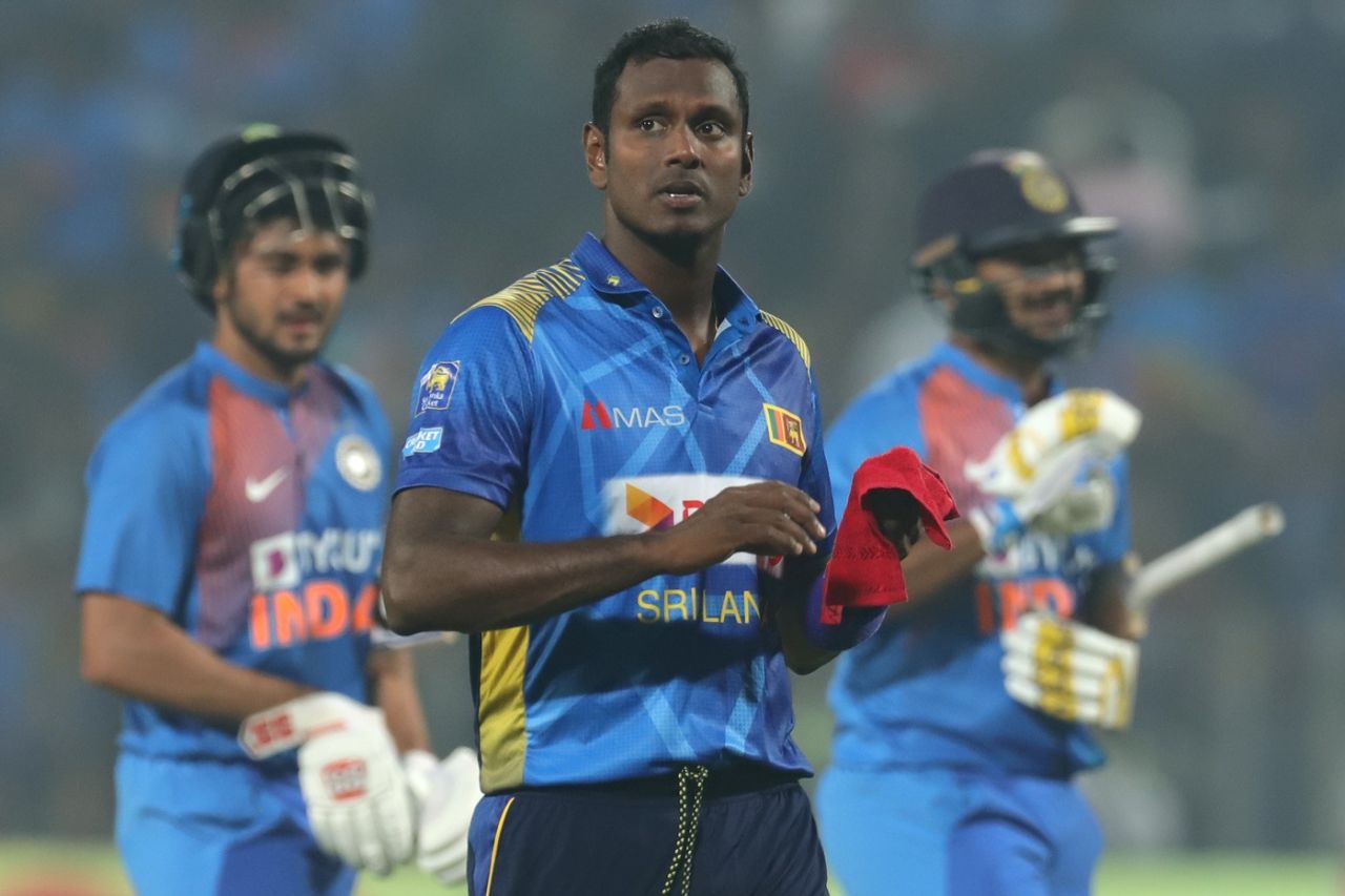 Angelo Mathews bowled in a competitive match for the first time since the World Cup in July 2019, India v Sri Lanka, 3rd T20I, Pune, January 10, 2020