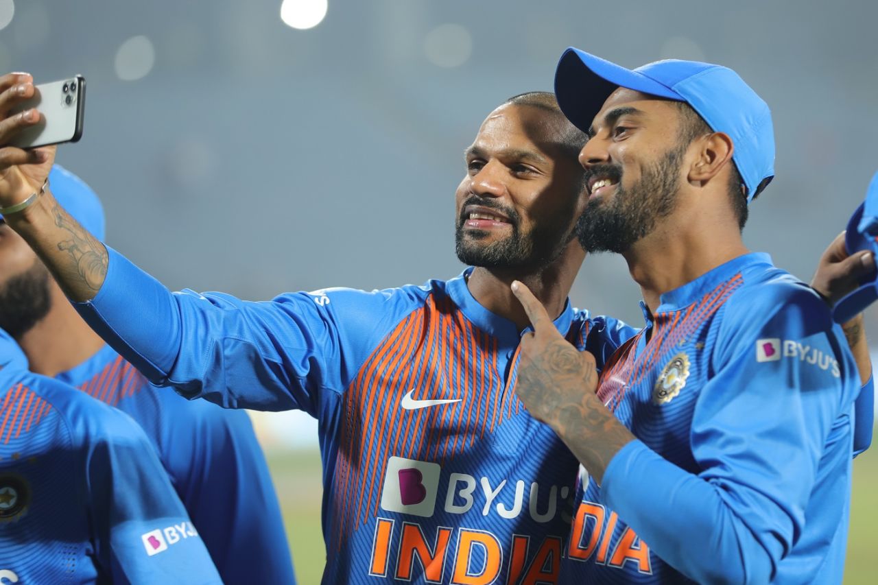 Shikhar Dhawan and KL Rahul pose for a selfie, India v Sri Lanka, 3rd T20I, Pune, January 10, 2020