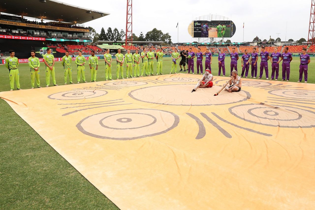 The players line up for a ceremony, Sydney Thunder v Hobart Hurricanes, Big Bash League, Sydney, January 11, 2020
