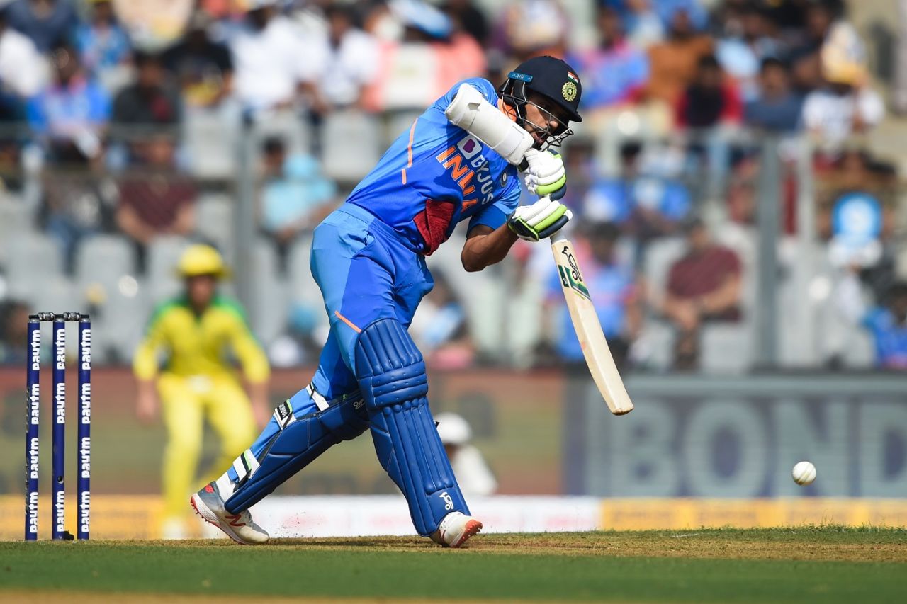 Shikhar Dhawan drives one, India v Australia, 1st ODI, Mumbai, January 14, 2020