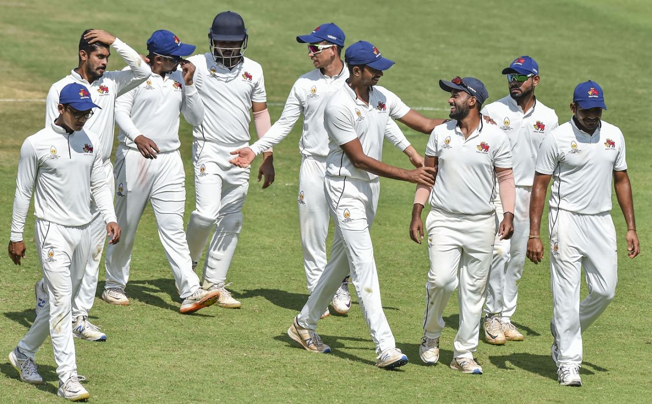 Shams Mulani is mobbed by his team-mates, Tamil Nadu v Mumbai, Ranji Trophy 2019-20, Chennai