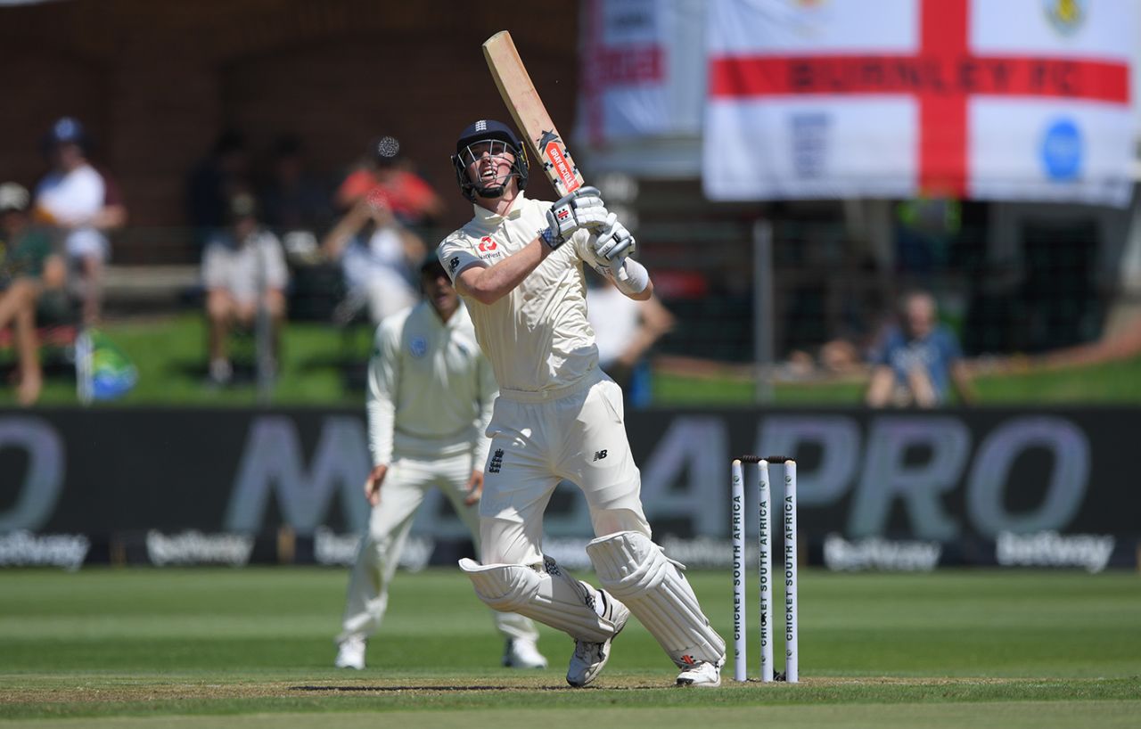 Zak Crawley miscues a pull shot, South Africa v England, 3rd Test, Port Elizabeth, Day 1, January 16, 2020