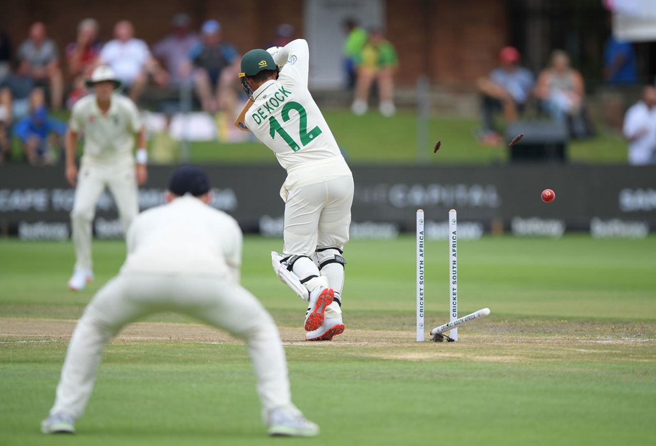 Quinton de Kock loses his middle stump, South Africa v England, 3rd Test, Port Elizabeth, 4th day, January 18, 2020