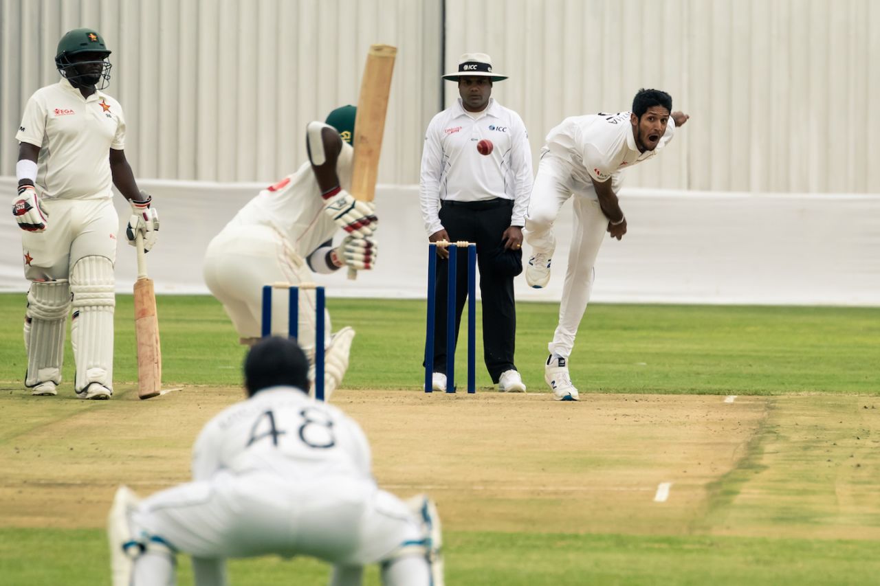 Kasun Rajitha bowls to deubutant Kevin Kasuza, Zimbabwe v Sri Lanka, 1st Test, Harare, 1st day, January 19, 2020