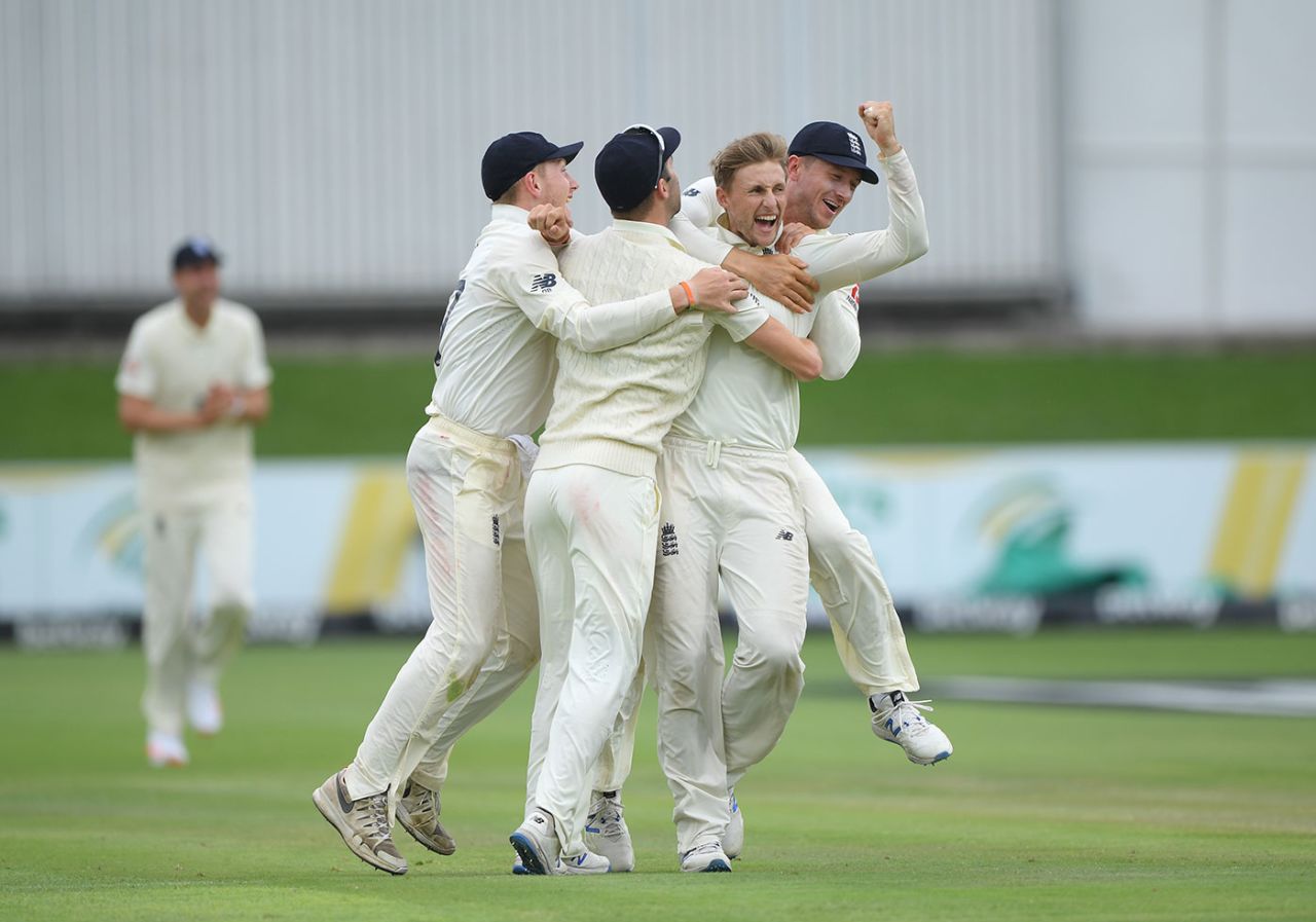 Joe Root is mobbed after the scalp of Rassie van der Dussen, South Africa v England, 3rd Test, Port Elizabeth, 4th day, January 19, 2020