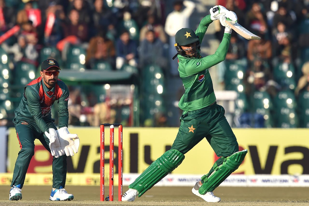 Shoaib Malik punches off the back foot, Pakistan v Bangladesh, 1st T20I, Lahore, January 23, 2020
