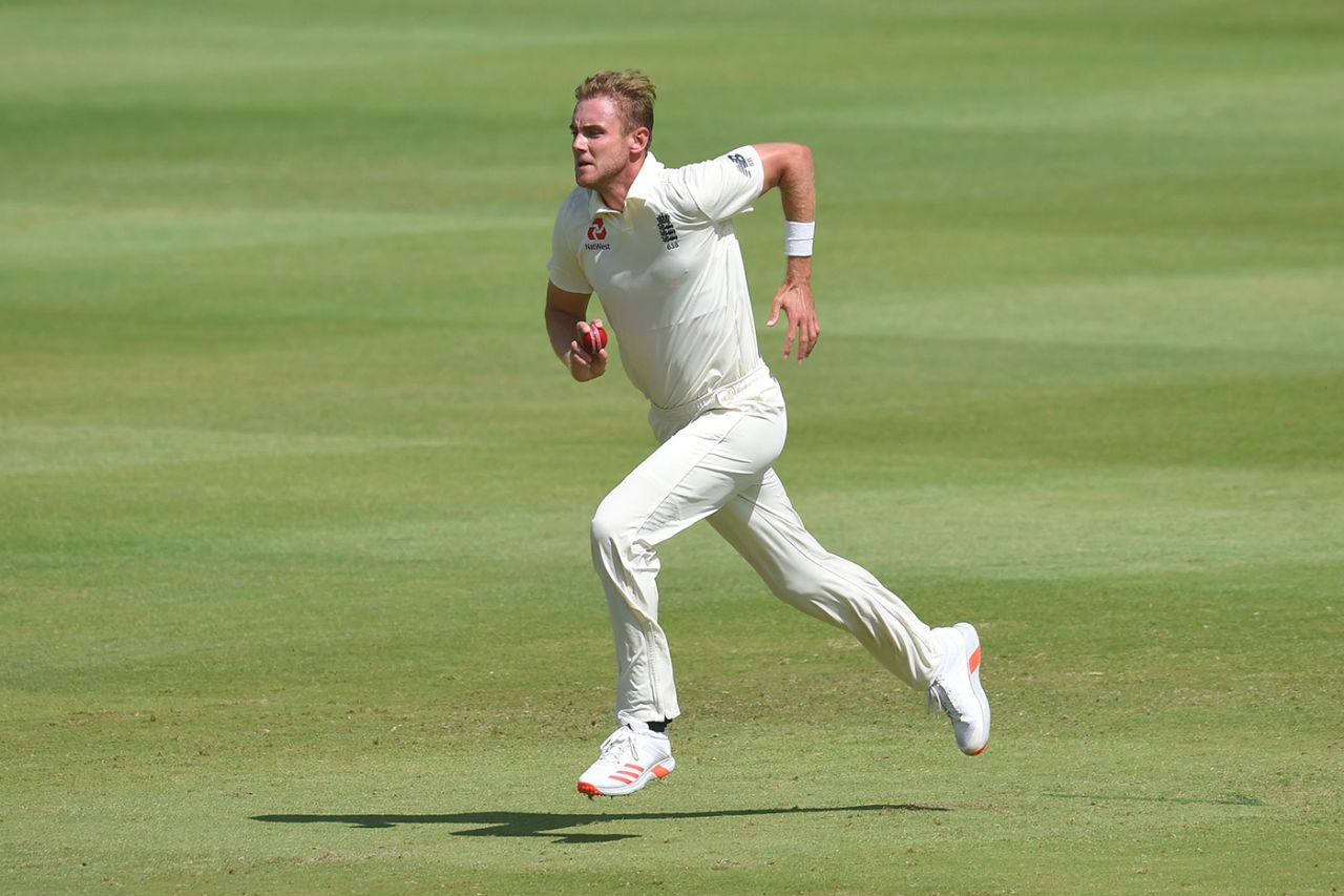 Stuart Broad gets his legs pumping, South Africa v England, 4th Test, Day 2, Johannesburg, January 25, 2020