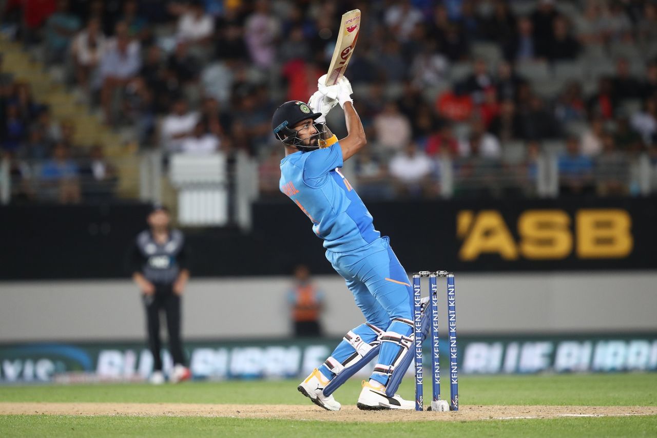 KL Rahul goes for the upper cut, New Zealand v India, 2nd T20I, Auckland, January 26, 2020
