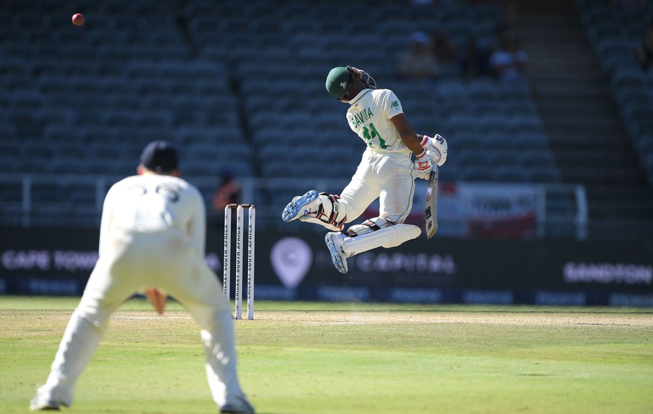 Temba Bavuma was blown from the crease by a Stuart Broad lifter, South Africa v England, 4th Test, Johannesburg, 4th day, January 27, 2020