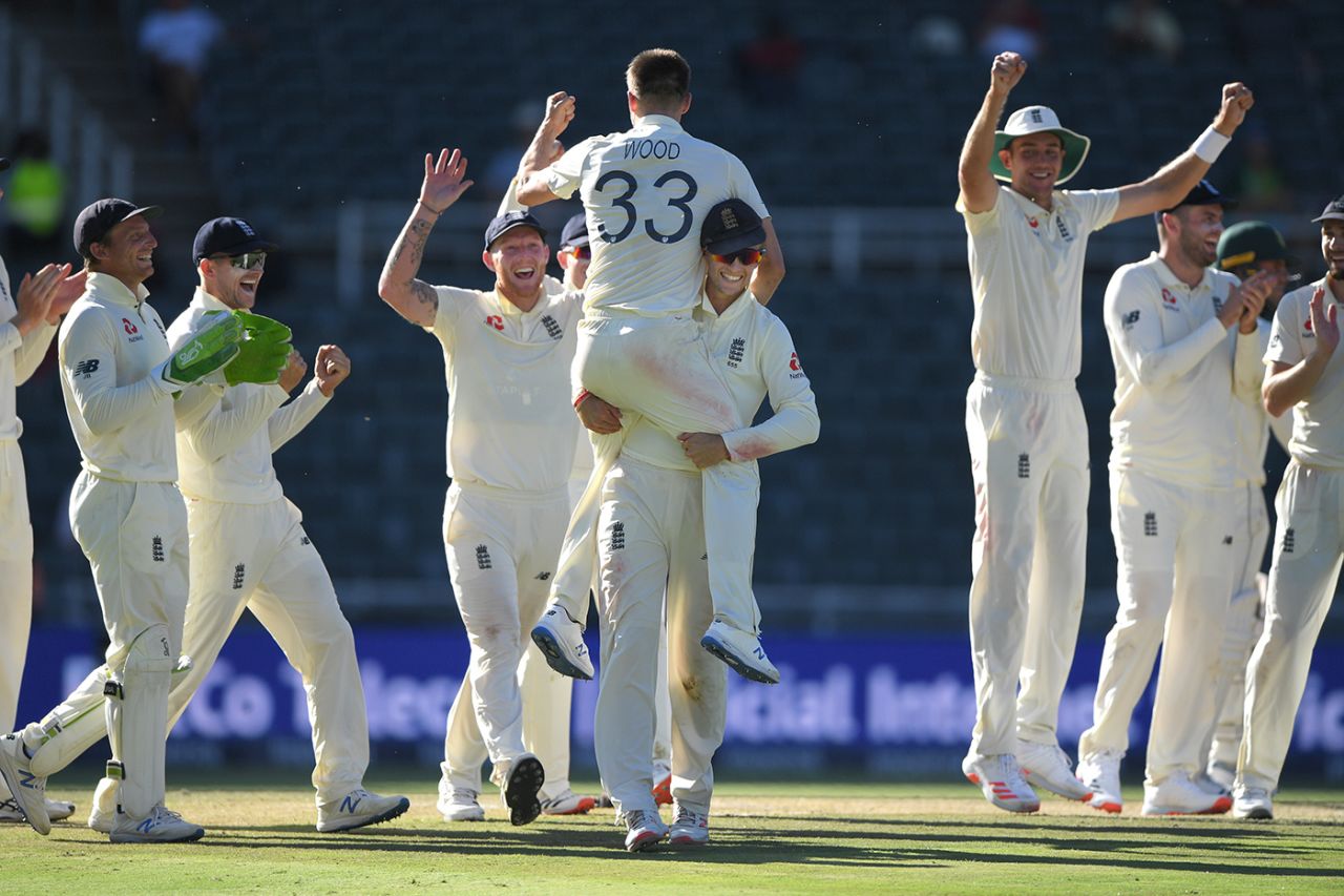 Mark Wood is lifted aloft after taking his final wicket, South Africa v England, 4th Test, Johannesburg, 4th day, January 27, 2020