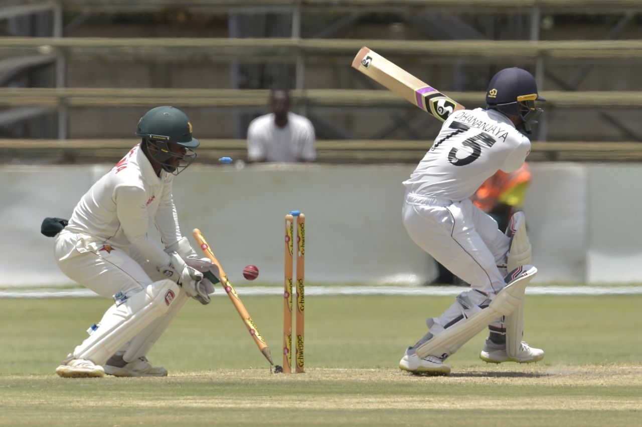 Dhananjaya de Silva is bowled, Zimbabwe v Sri Lanka, 2nd Test, Harare, 3rd day, January 29, 2020
