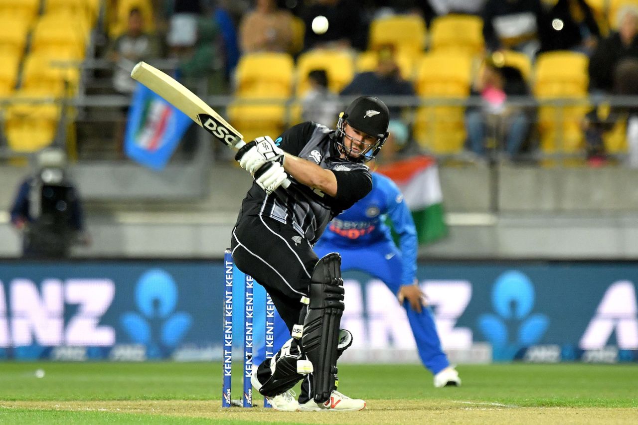 Colin Munro targets the leg side, New Zealand v India, 4th T20I, Wellington, January 31, 2020