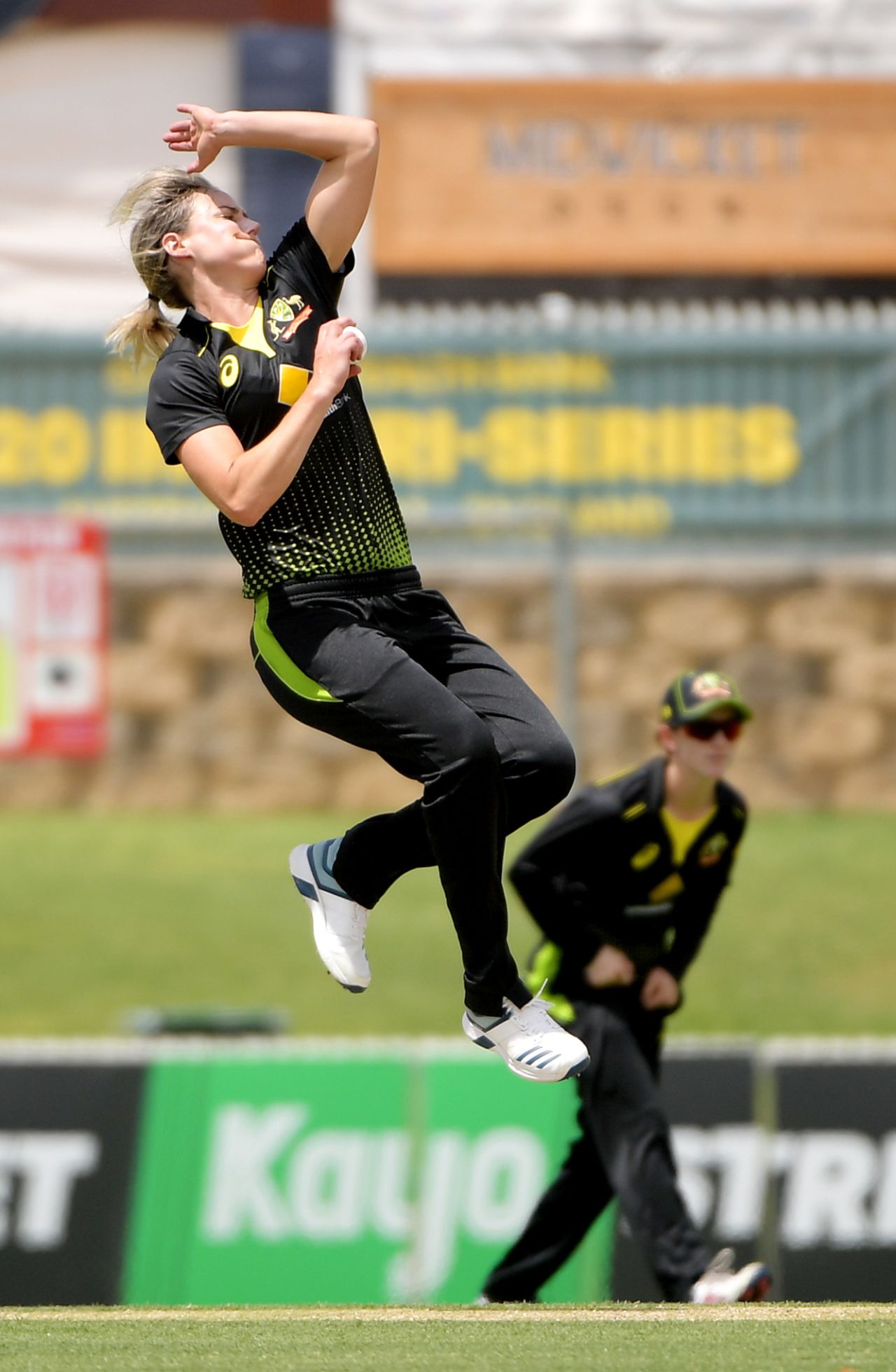 Ellyse Perry was in super form with the ball, Australia v India, Women's T20I tri-series, Canberra, February 2, 2020