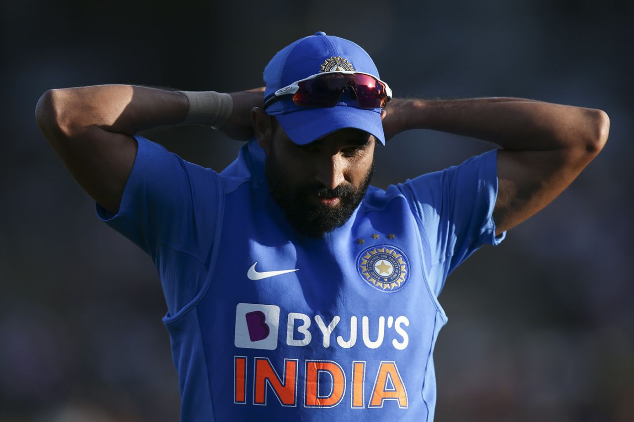 Mohammed Shami adjusts his cap, New Zealand v India, 1st ODI, Hamilton, February 5, 2020