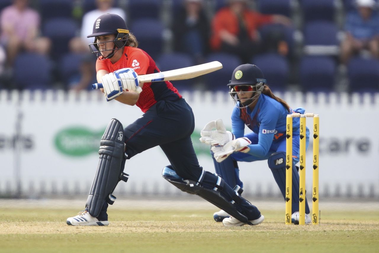Natalie Sciver lines up a reverse sweep, India v England, Women's T20I tri-series, Melbourne, February 7, 2020