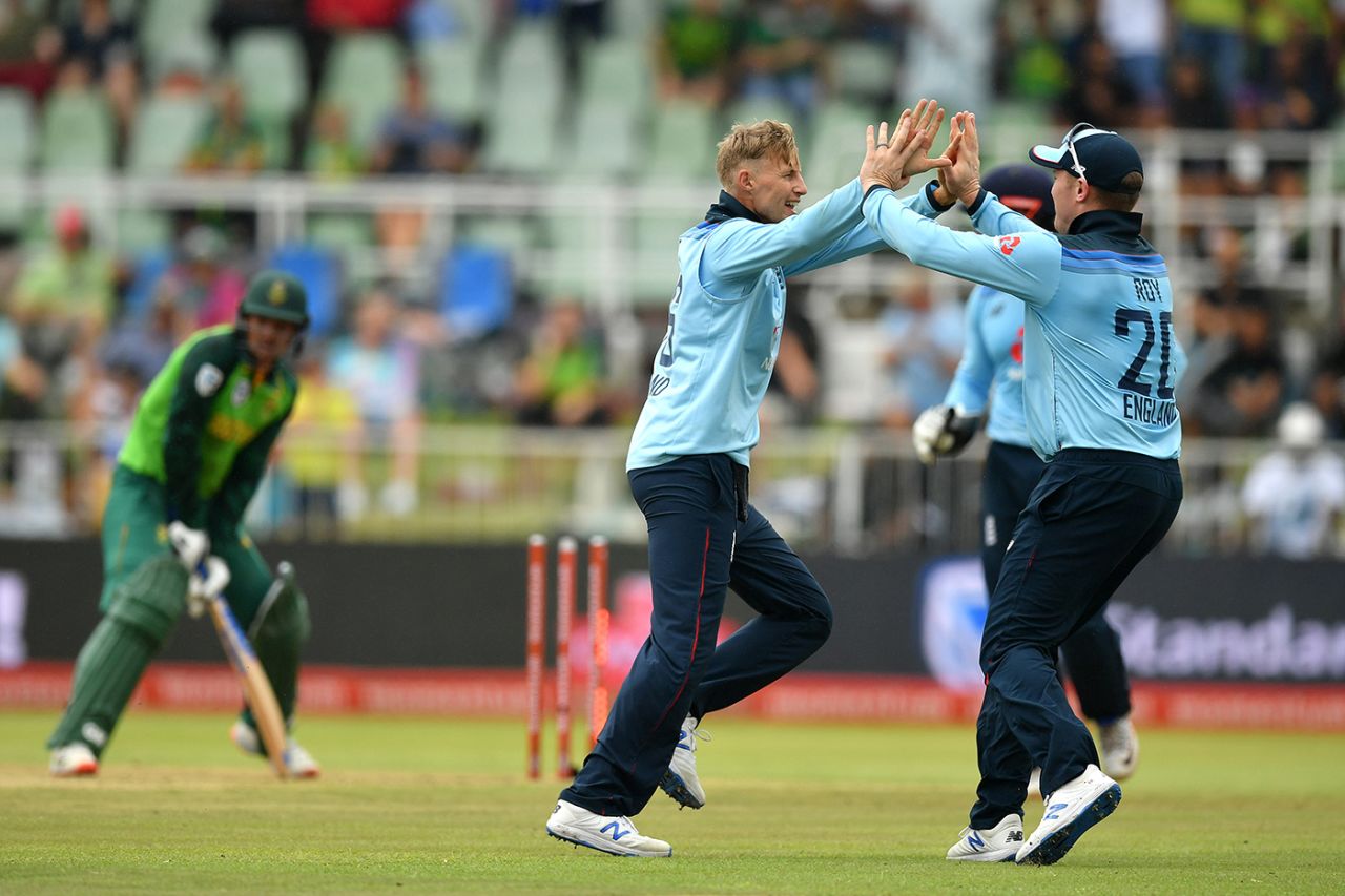 Joe Root bowled Quinton de Kock in his first over, South Africa v England, 2nd ODI, Durban, February 7, 2020