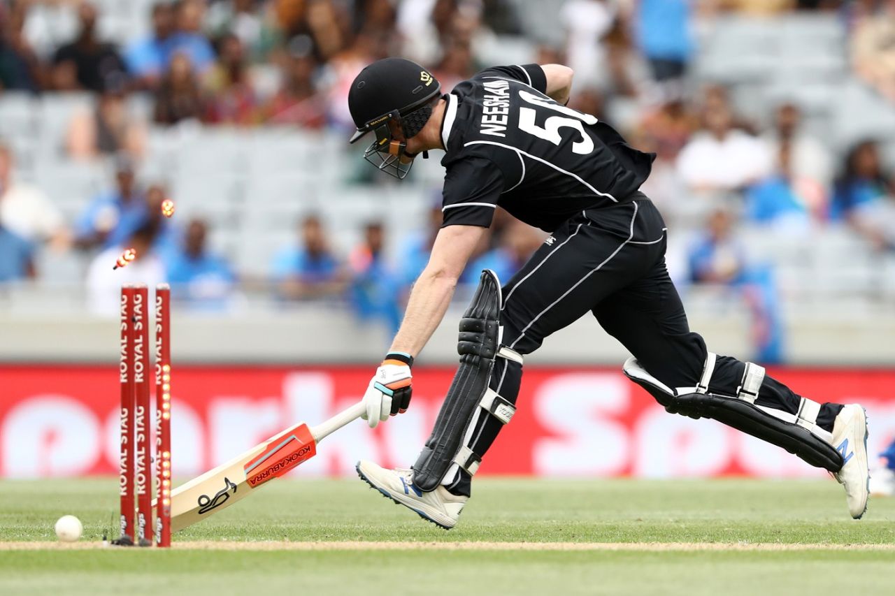 James Neesham is done in by Ravindra Jadeja's rocket arm, New Zealand v India, 2nd ODI, Auckland, February 8, 2020