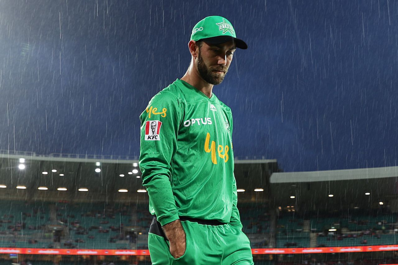 Glenn Maxwell looks dejected after the final loss, Sydney Sixers v Melbourne Stars, BBL 09 final, Sydney, February 8, 2020